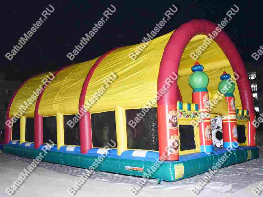 Коммерческий надувной батут "Веселый дом и звери в нём" с крышей 12*7*6 м