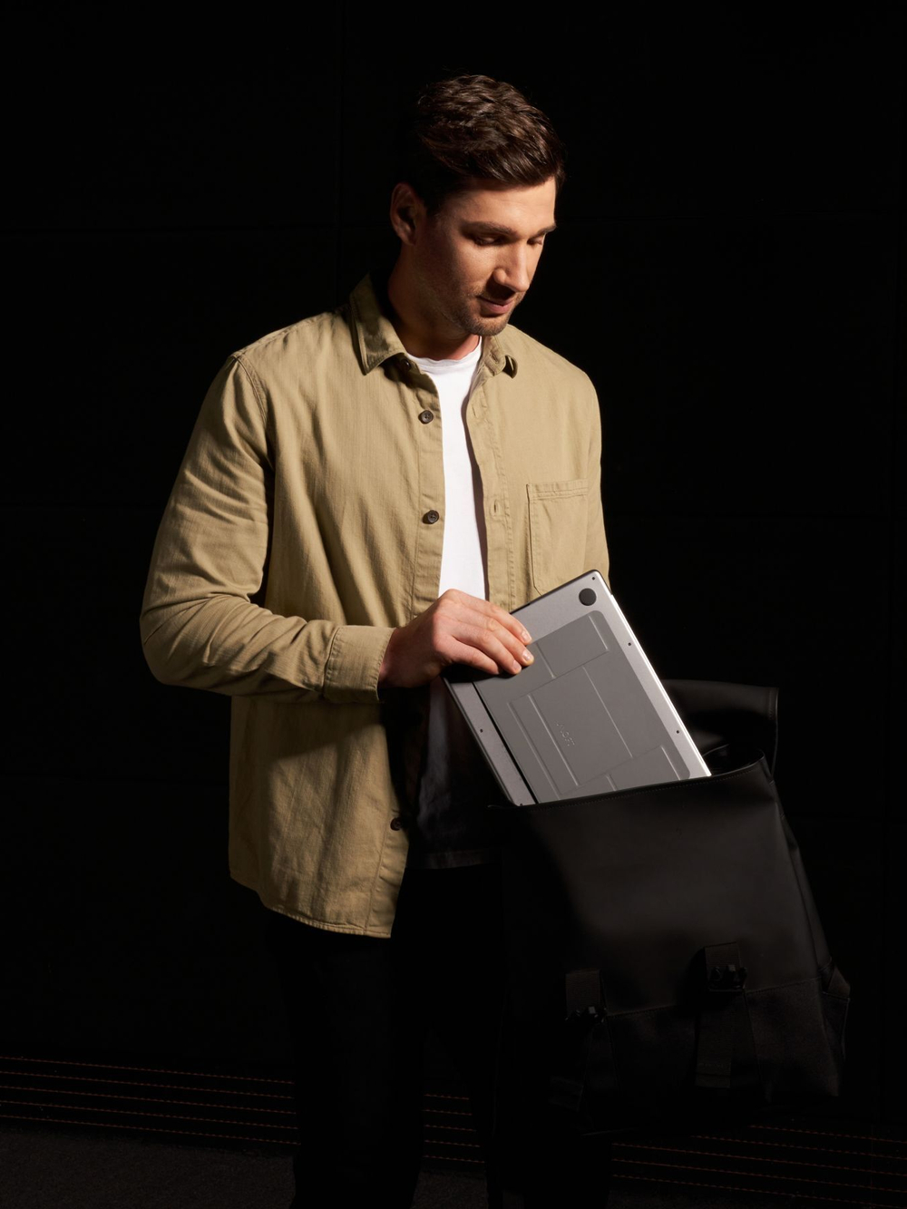 Клейкая подставка под ноутбук "MOFT Airflow Laptop Stand" l Здоровая осанка l Толщина 5 мм l Оранжевая