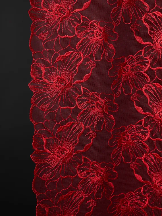 05-172 ОПТ Вышивка на неэл. сетке 25 см, красный 100