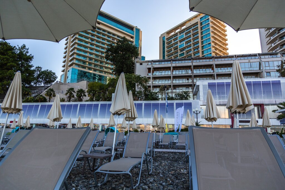 Шезлонг-лежак металлический Tagliamento Lotos Sunbed, тортора