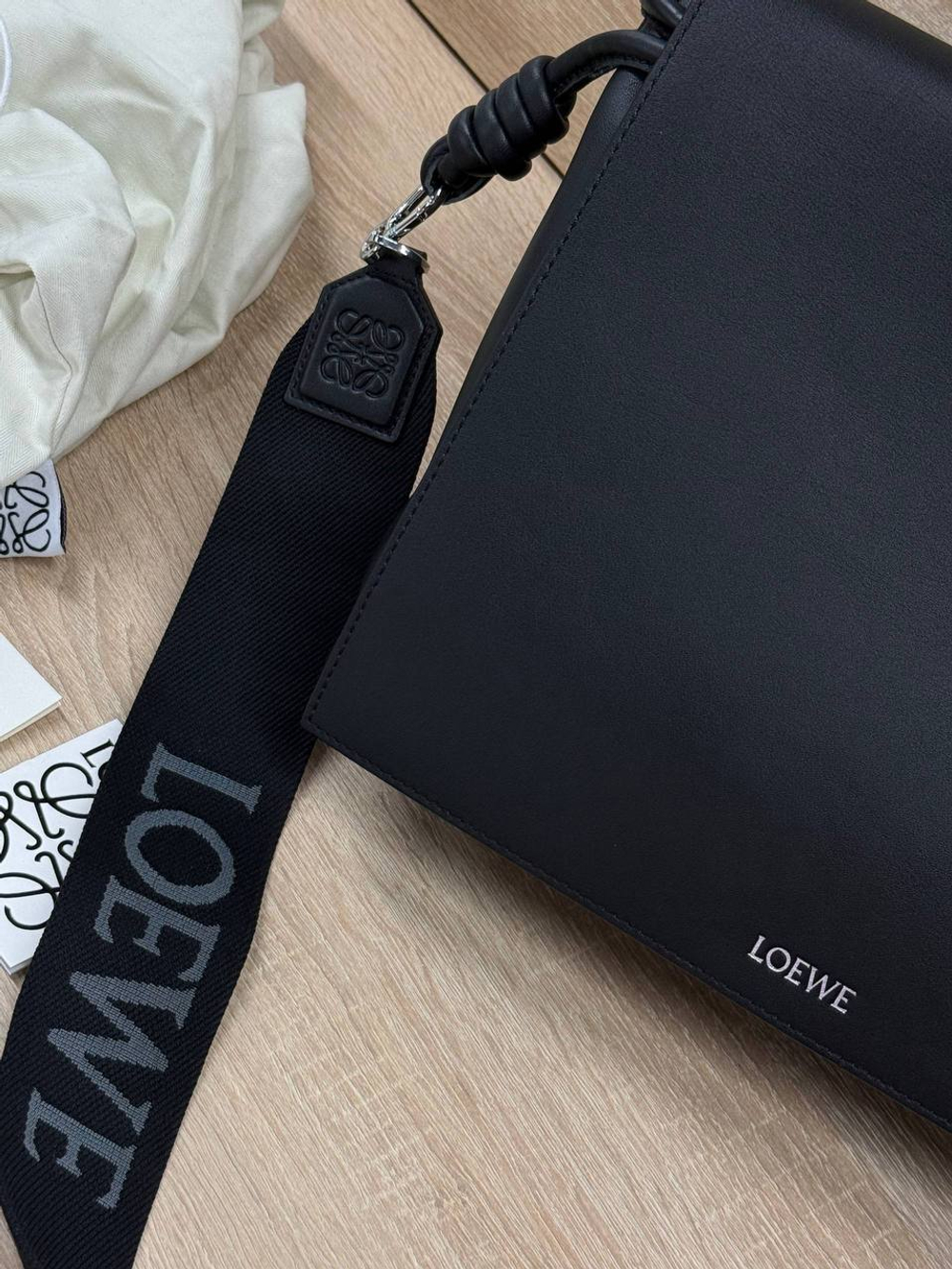 Сумка-мессенджер Loewe