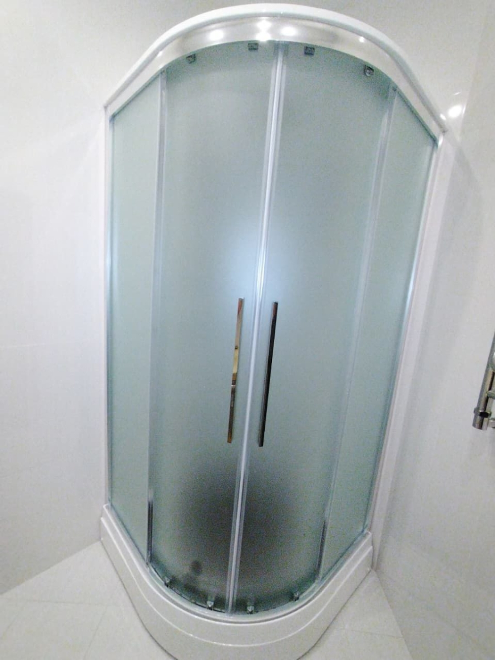 Душевая кабина AvaCan (АваКан) EM2011LEDnew с низким поддоном, с ГМ, с электрикой и Led освещением, 110х110х220