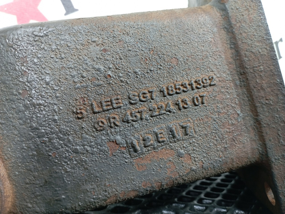 Кронштейн двигателя передний левый