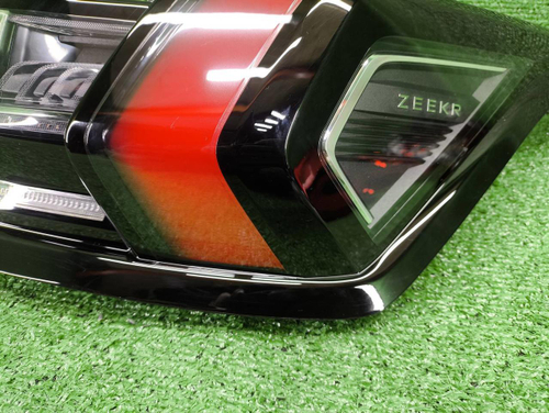 Фонарь правый внешний Zeekr 001 (2021-н.в.)