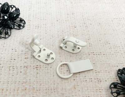 Крючки шубные металлические (пр-во Россия), белый