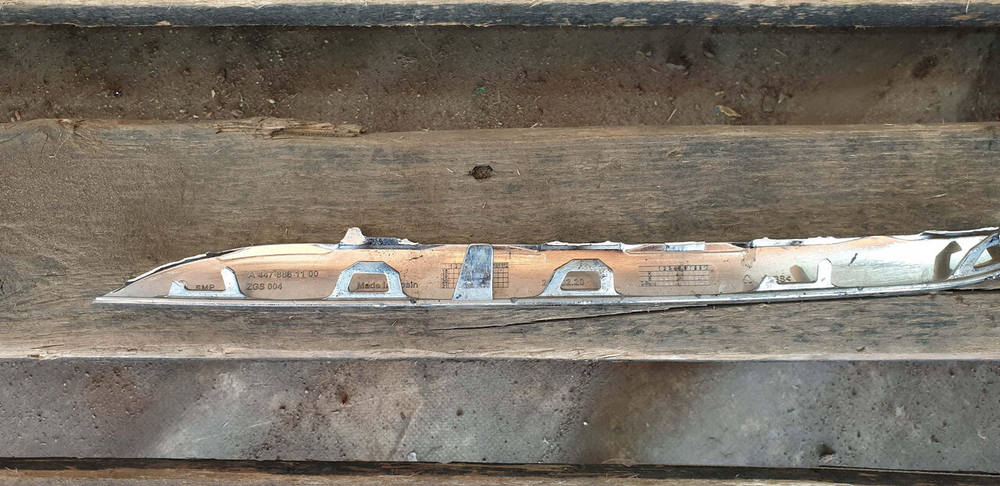 Молдинг решетки радиатора Mercedes V (W447) 14-нв Б/У Оригинал A4478881100