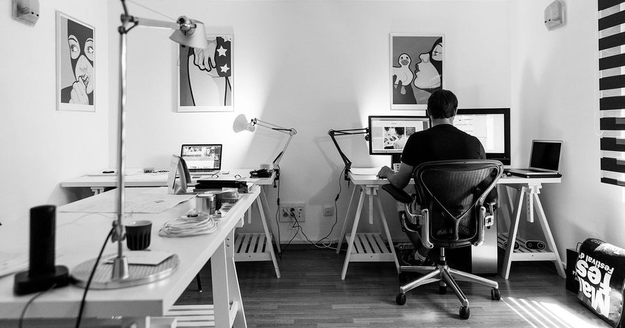 День удалёнщика: Как выглядит офис мечты у тех, кто не ходит в офис