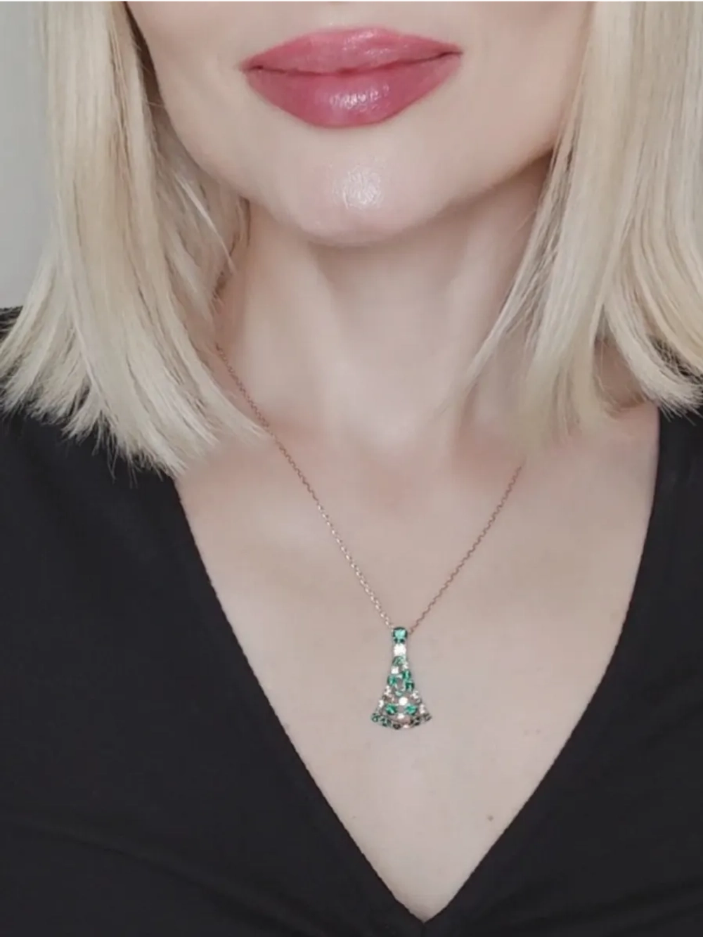 Подвеска на цепочке Россыпь из зеленых камней Swarovski