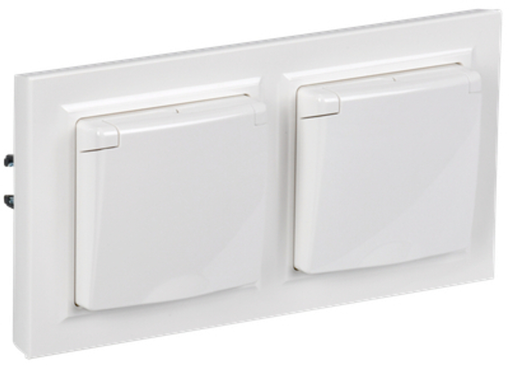 BRITE Комплект 1-местная с заземлением с защитными шторками и крышкой 16А IP44 2 штуки в сборе с двойной рамкой РСбш10-3-44-БрБ белый