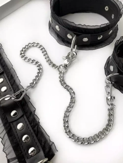 Комплект наручники и ошейник Indigo кожа с рюшами, чёрный (арт-204)