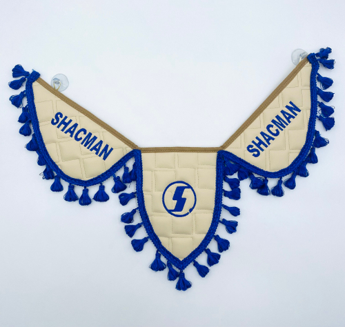Вымпел тройной Shacman (экокожа, бежевый с синей вышивкой)
