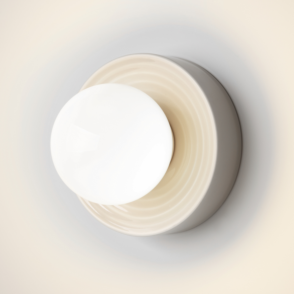 Настенный светильник (бра) Maytoni MOD403WL-01BG1