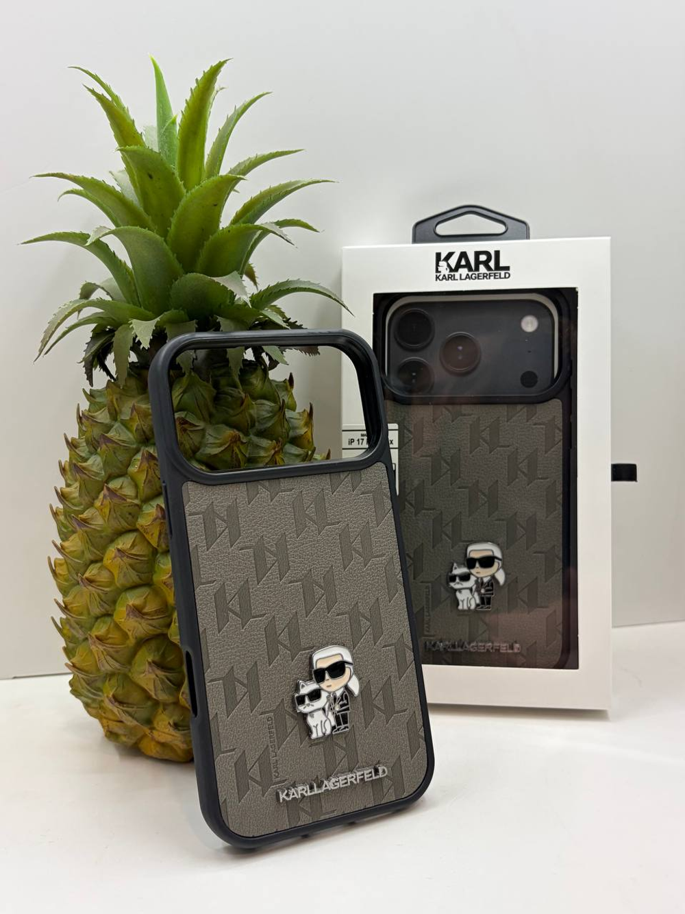 Накладка KARL LAGERFELD для iPhone 17 Pro