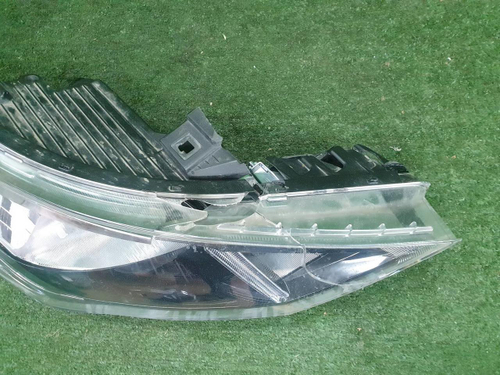 Битая Фара правая Hyundai Solaris 2 (2020-н.в.) галоген