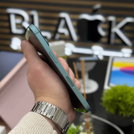 Б/У Телефон Apple iPhone 16 128Gb Teal 92% (CTXX0Y3WC9)