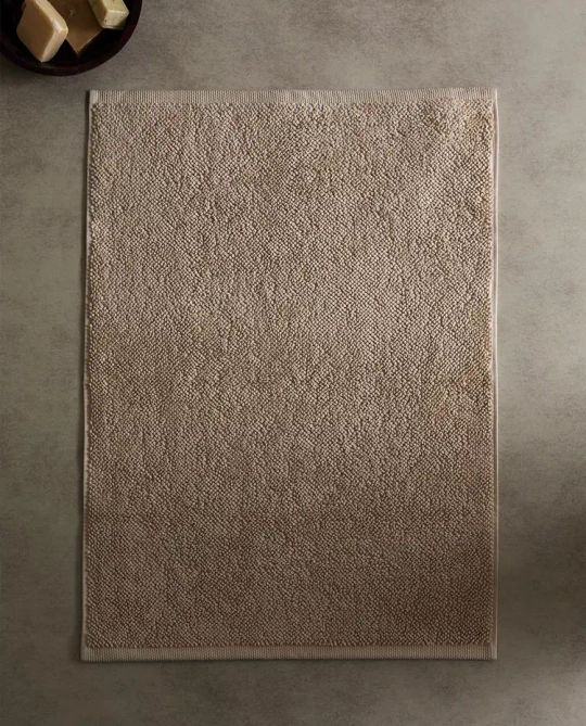 ZARA HOME НЕСКОЛЬЗЯЩИЙ КОВРИК ДЛЯ ВАННОЙ, ПЕСОЧНЫЙ