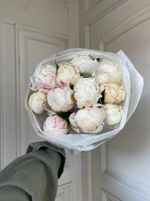 Букет 11шт белых пионов