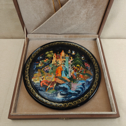 Коллекционная тарелка "Сказка о царе Салтане" с росписью (лаковая миниатюра Палех)