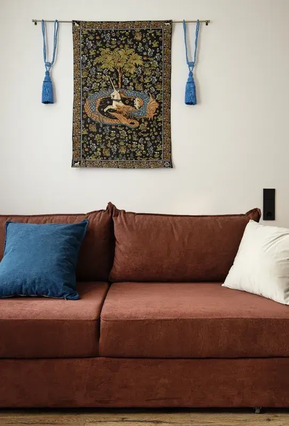 Гобеленовое панно Единорог и уроборос 70х100 см