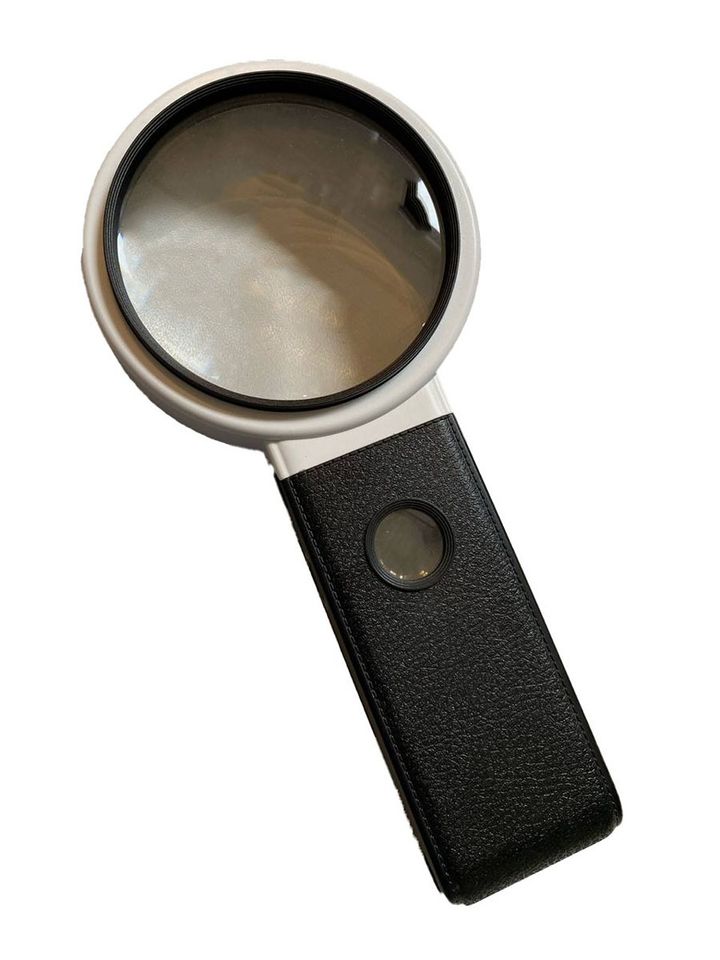 Лупа с подсветкой MAGNIFIER TH-600600
