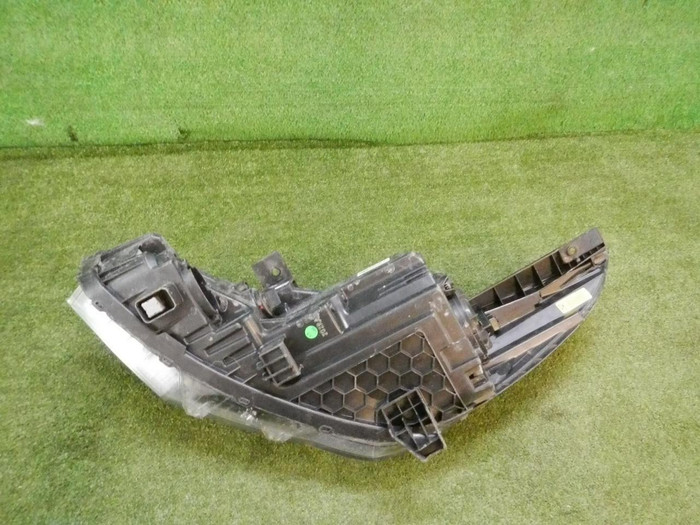 Битая Фара правая Hyundai Solaris 2 (2020-н.в.) галоген