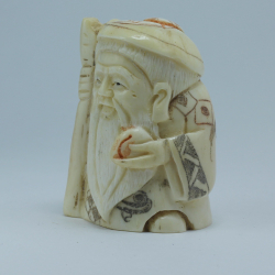 Нэцкэ Шоусин с посохом и персиком