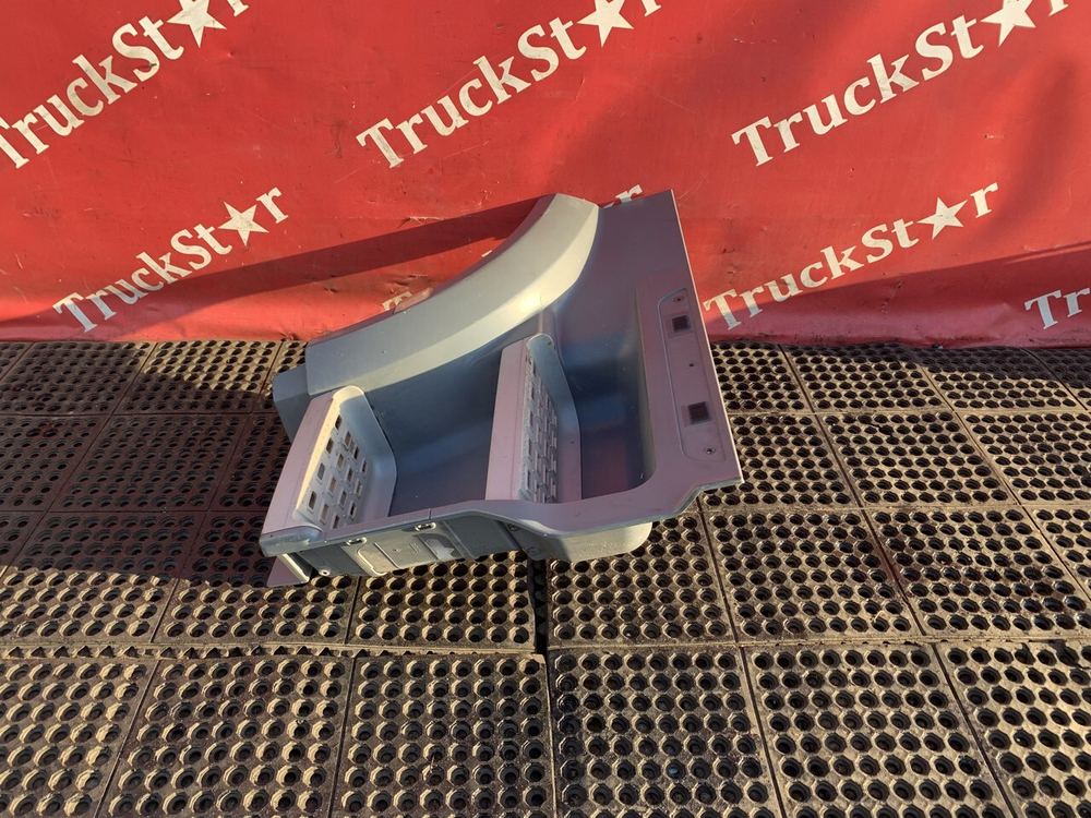 Корпус подножек правый 2021г