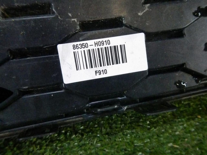 Решетка радиатора Kia Rio 4 X (2020-н.в.)