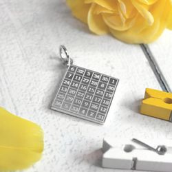 Серебряная подвеска Квадрат Солнца с гравировкой на заказ