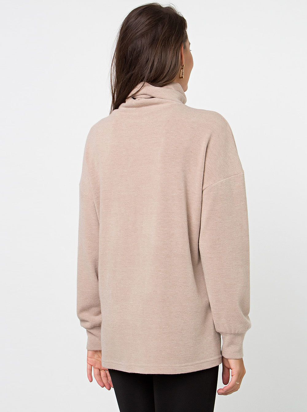 Теплый и уютный свитер из трикотажа "ангора" в нюдовом оттенке