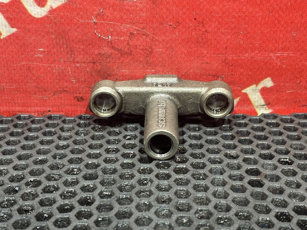 Коромысло клапана 2021г.