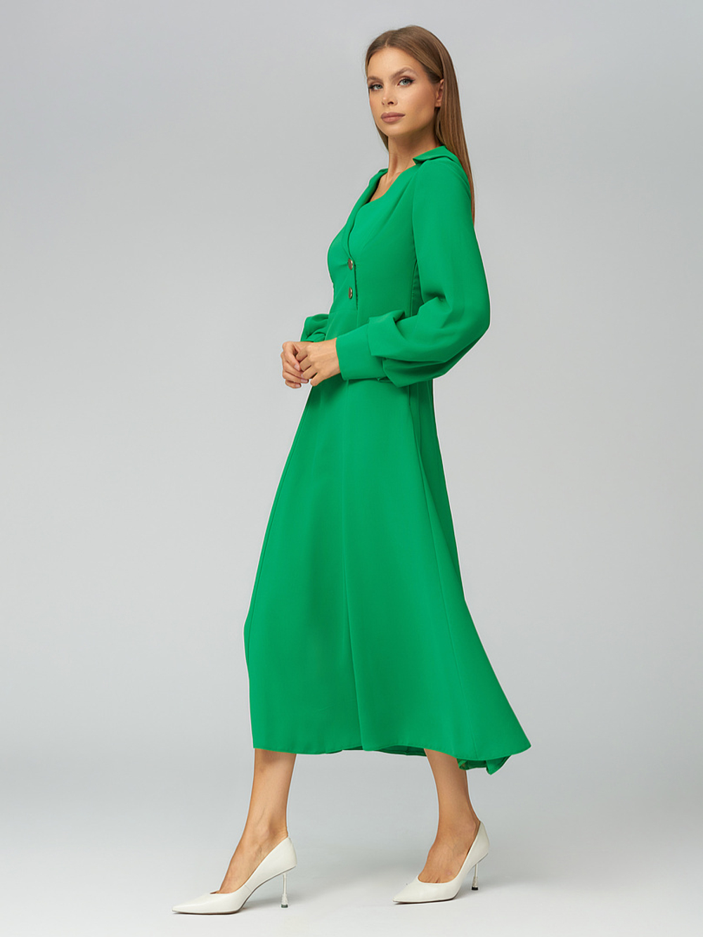 Платье с объемным рукавом и имитацией запаха