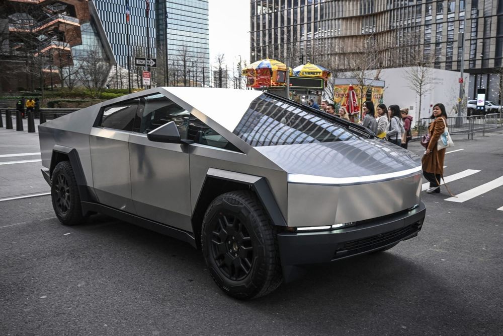 Tesla Cybertruck Cyberbeast (2024)