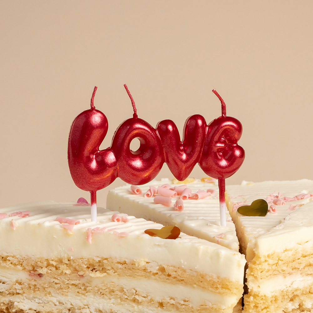 Свеча-надпись «Love» в красном цвете металлик