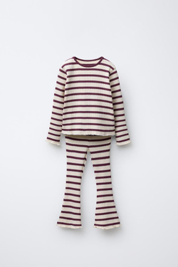 ZARA КОМПЛЕКТ ИЗ ФУТБОЛКИ И РАСКЛЕШЕННЫХ ЛЕГИНСОВ В РУБЧИК В ПОЛОСКУ, БУРГУНДИ