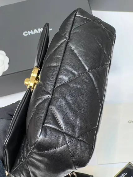 Сумка-конверт Chanel 19 среднего размера черный