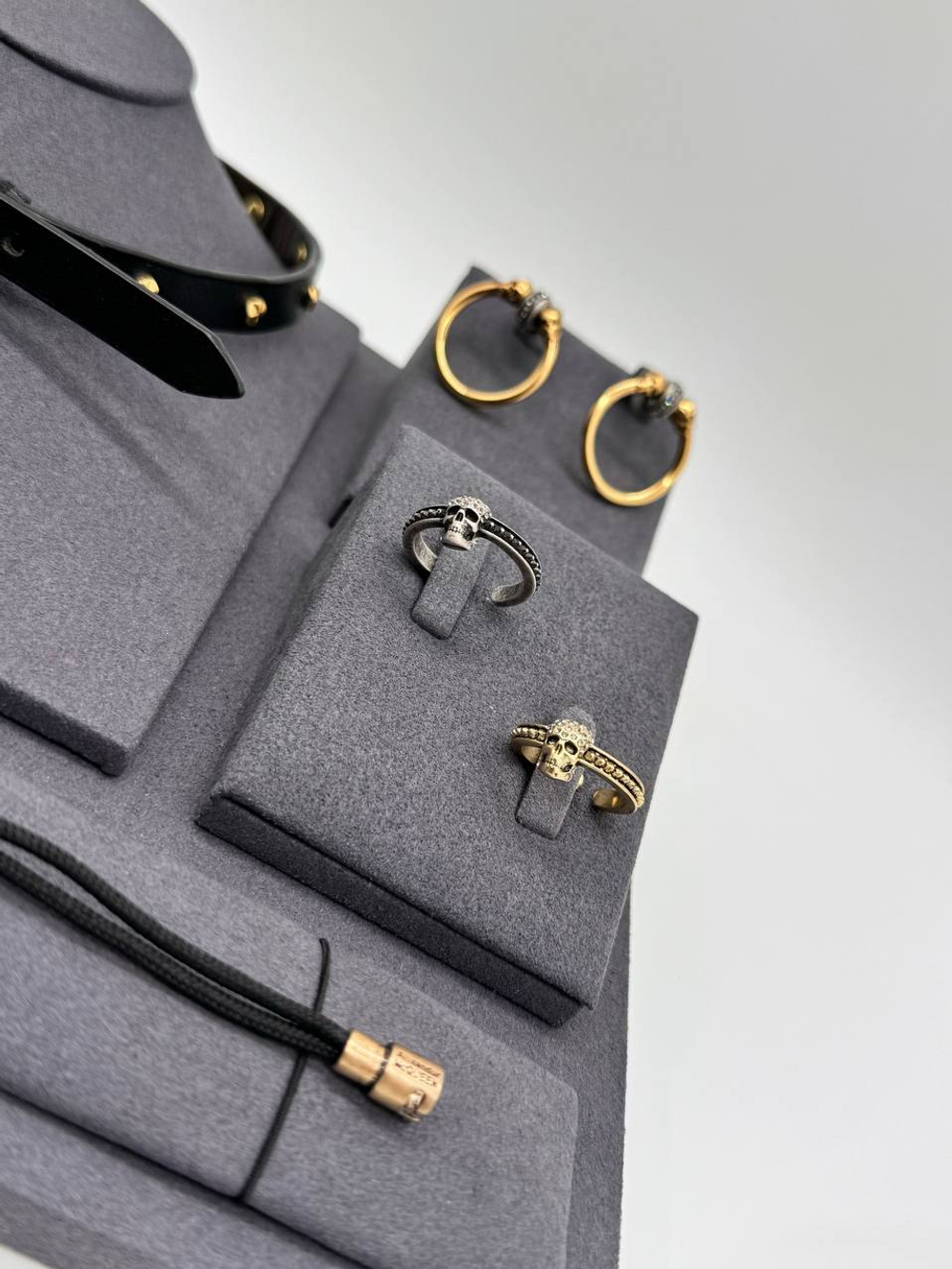 Серьги Alexander McQueen
