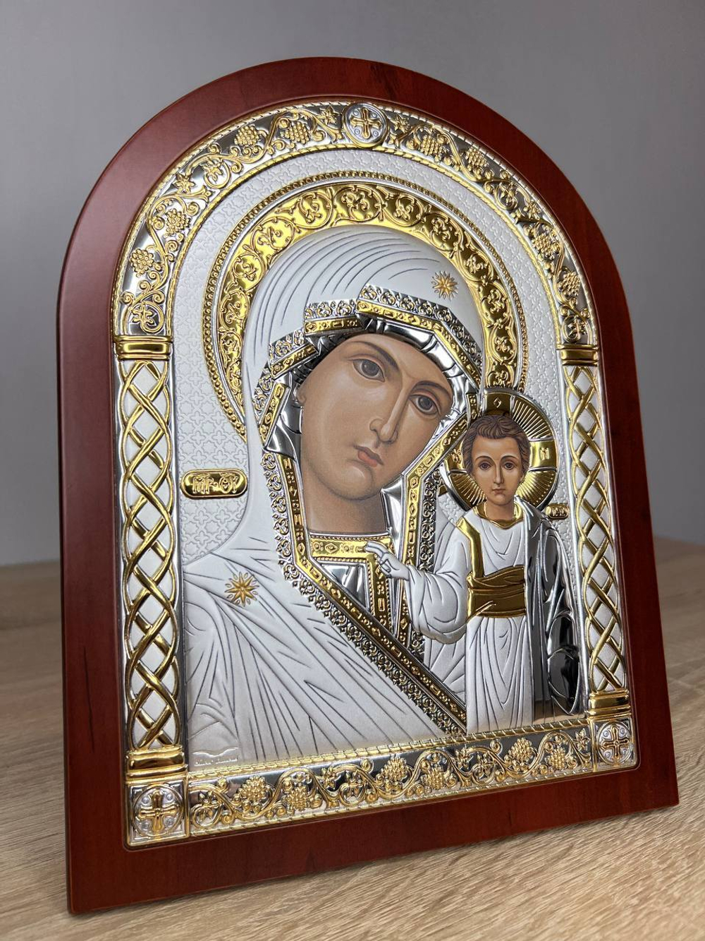 Казанская БМ, икона арочная, красное дерево 175х225