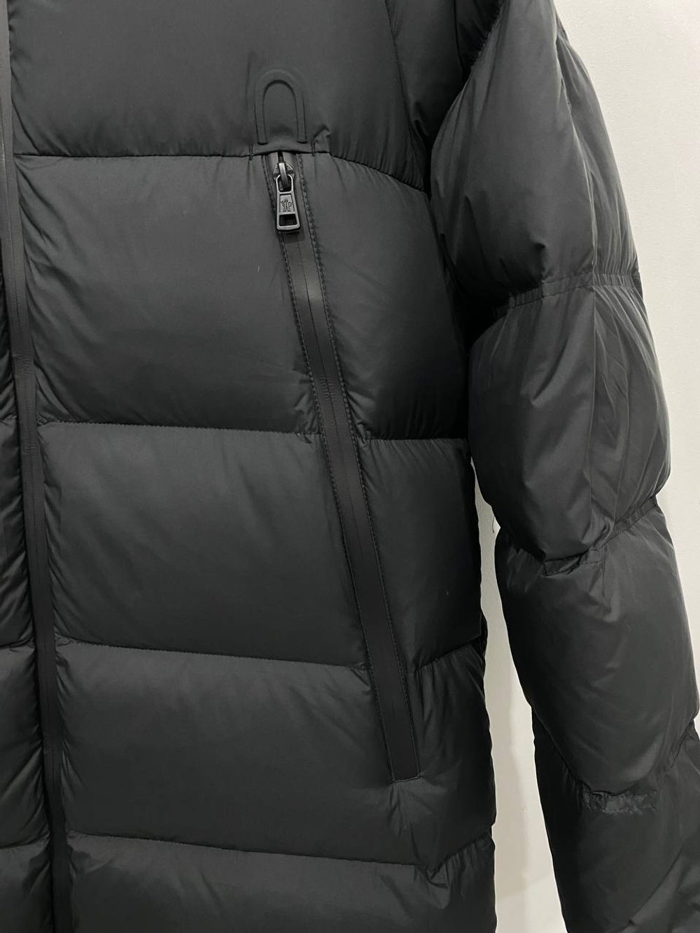 Пуховик Moncler