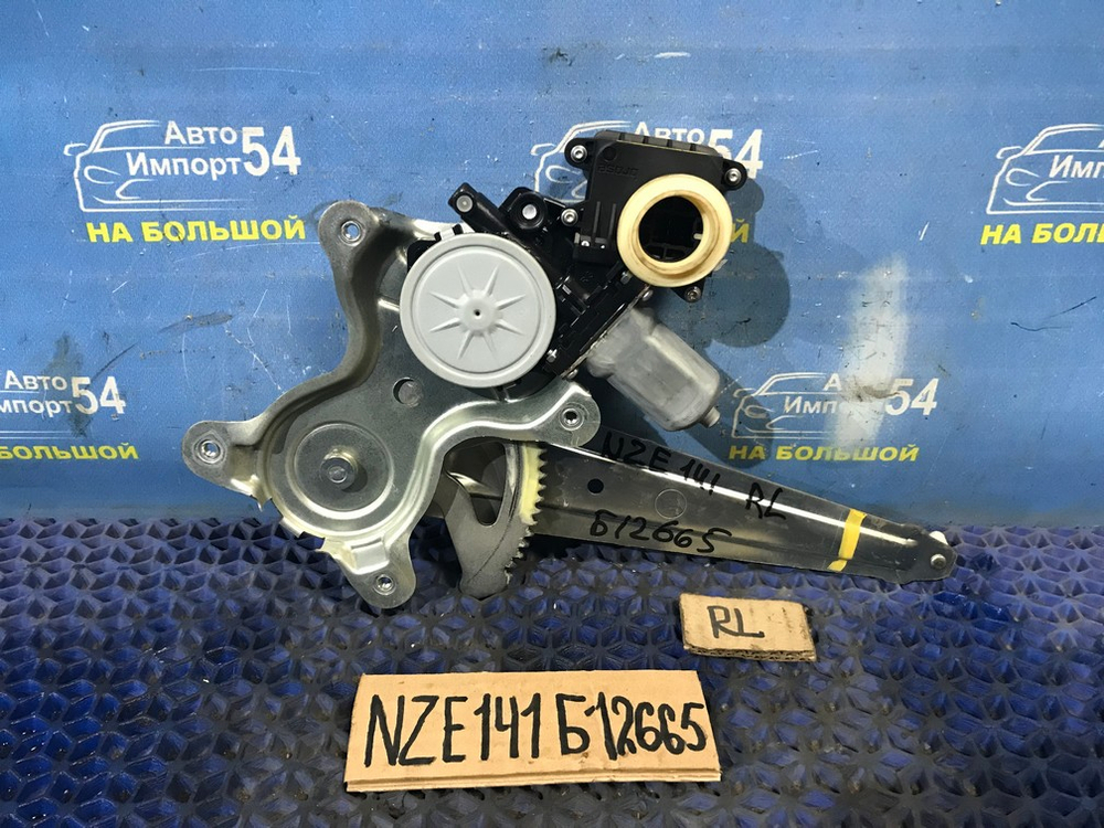 Стеклоподъемник задний левый TOYOTA COROLLA AXIO 2006-2012