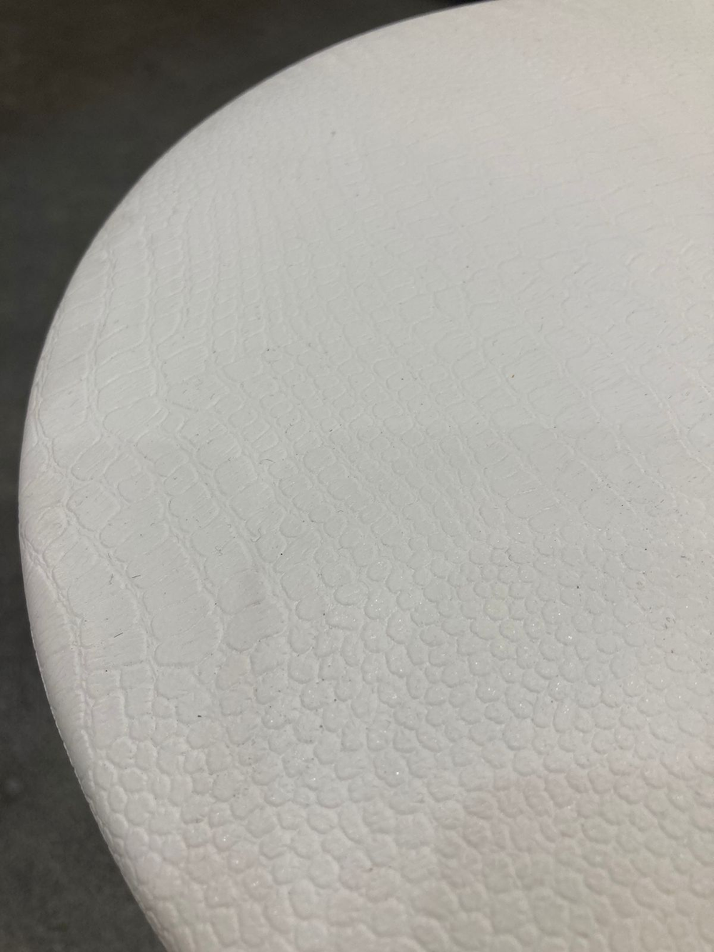 Табурет Сфера каркас хром основание круг экокожа белый крокодил