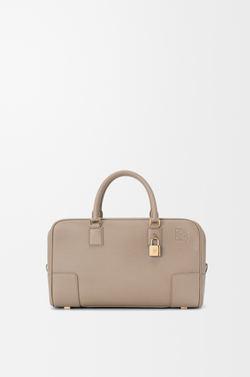 Loewe Сумка Amazona 28 из мягкой зернистой телячьей кожи, песочный