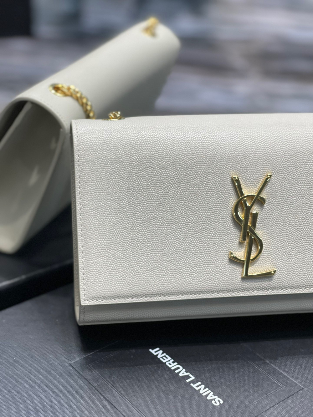 Saint Laurent Kate Medium Bag 24 cm