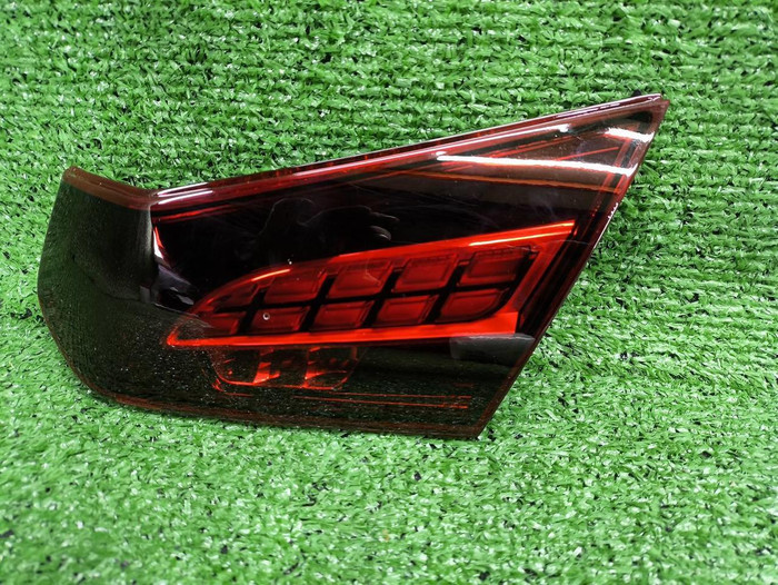 Фонарь правый внутренний Mercedes E W213 (20-23)