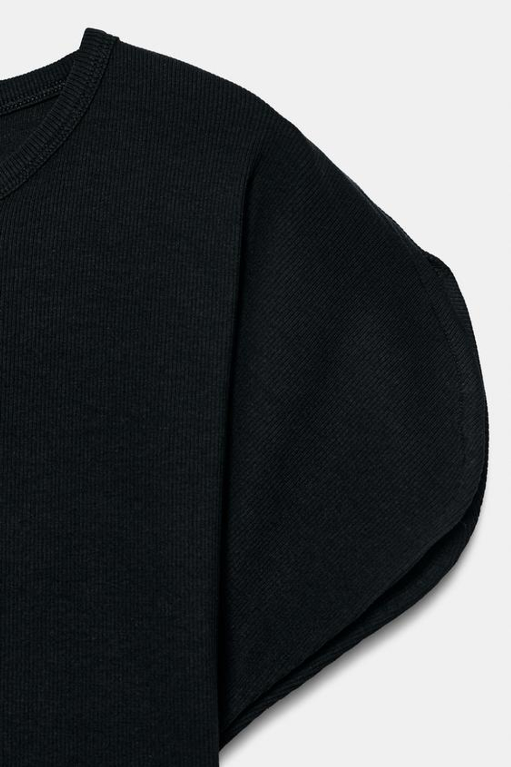 ZARA ФУТБОЛКА С ОБЪЕМНЫМИ РУКАВАМИ, ЧЕРНЫЙ