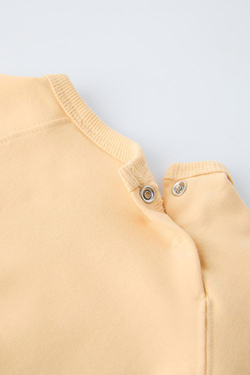 ZARA ОДНОТОННЫЙ КОМПЛЕКТ ИЗ ТОЛСТОВКИ И БРЮК ИЗ МЯГКОЙ ТКАНИ, МЯГКИЙ ЖЕЛТЫЙ