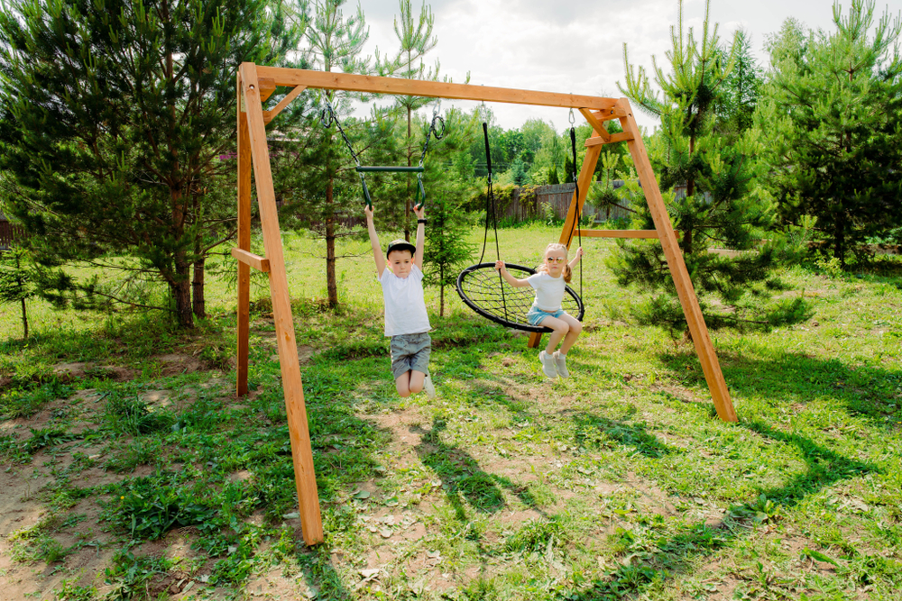 Деревянные качели с качелями гнездо 100 см и трапецией P911-8