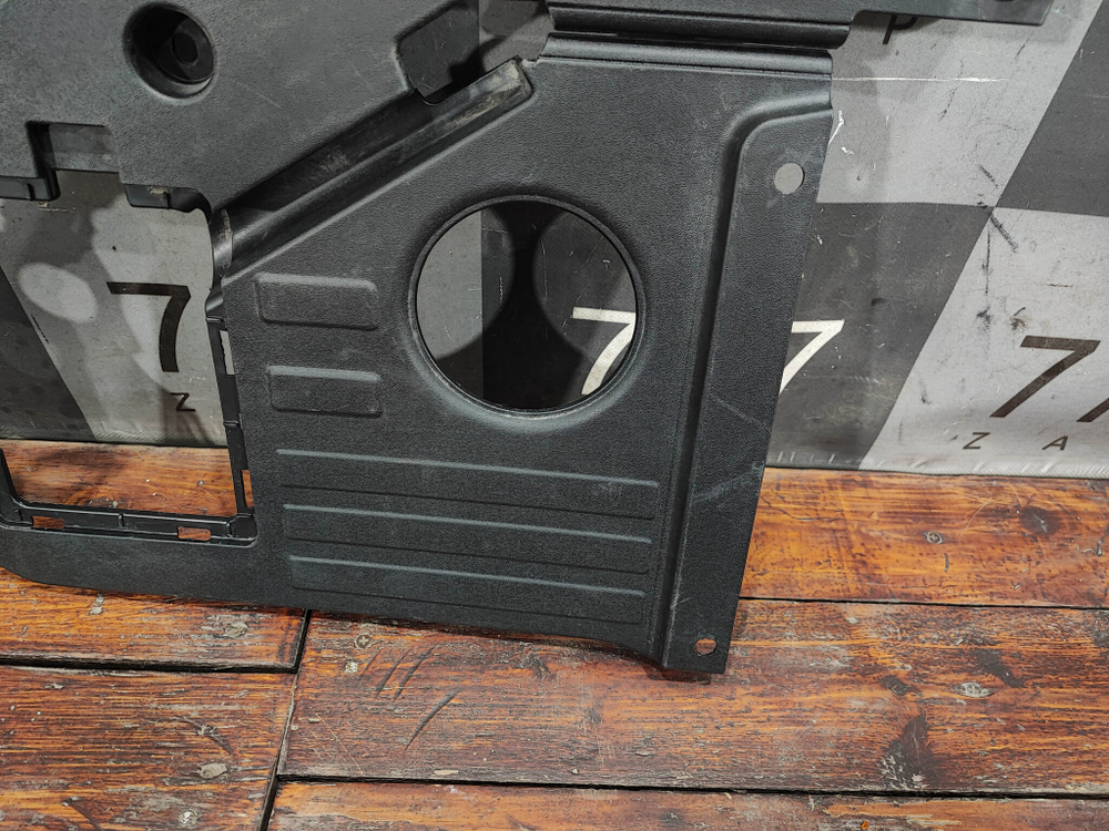 Накладка подкапотная Geely Coolray 19-нв Б/У Оригинал 5035051000