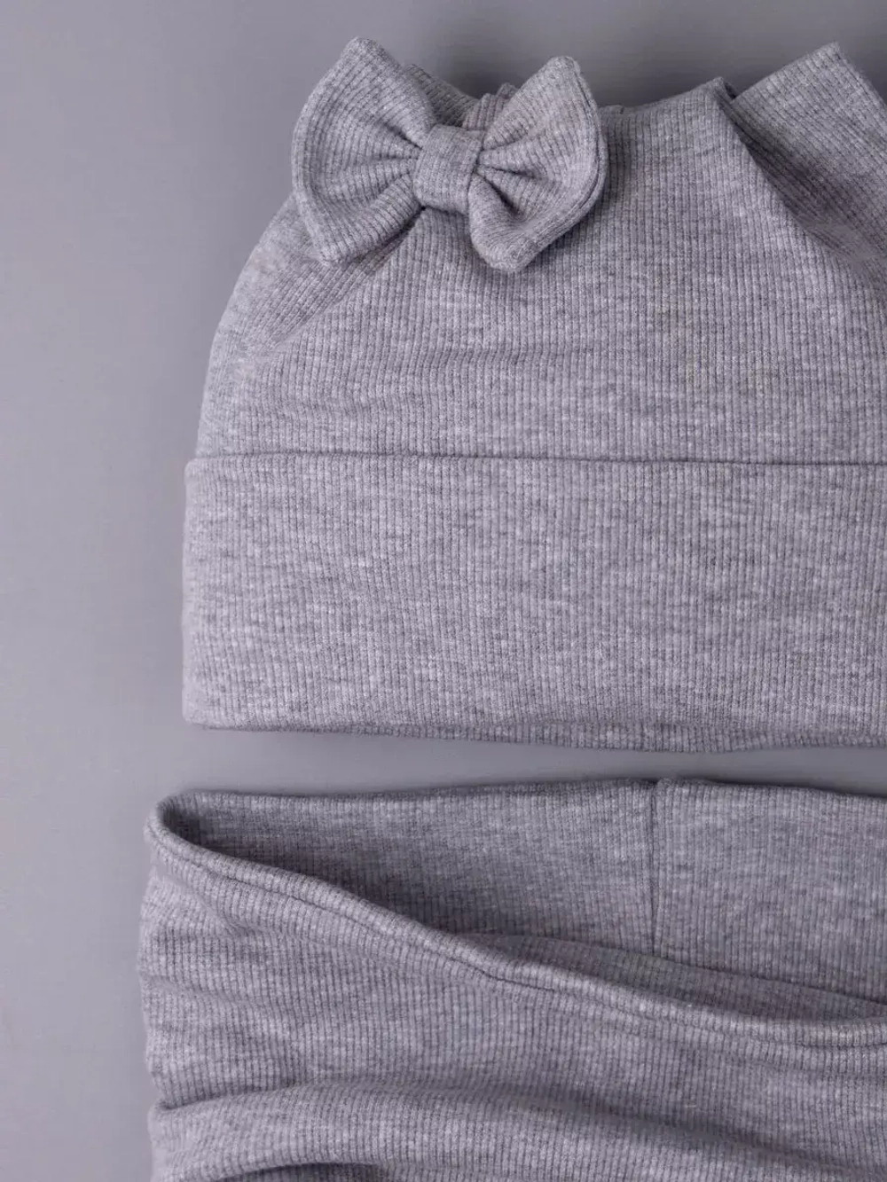 Шапка для девочки осенняя с ушками и снуд