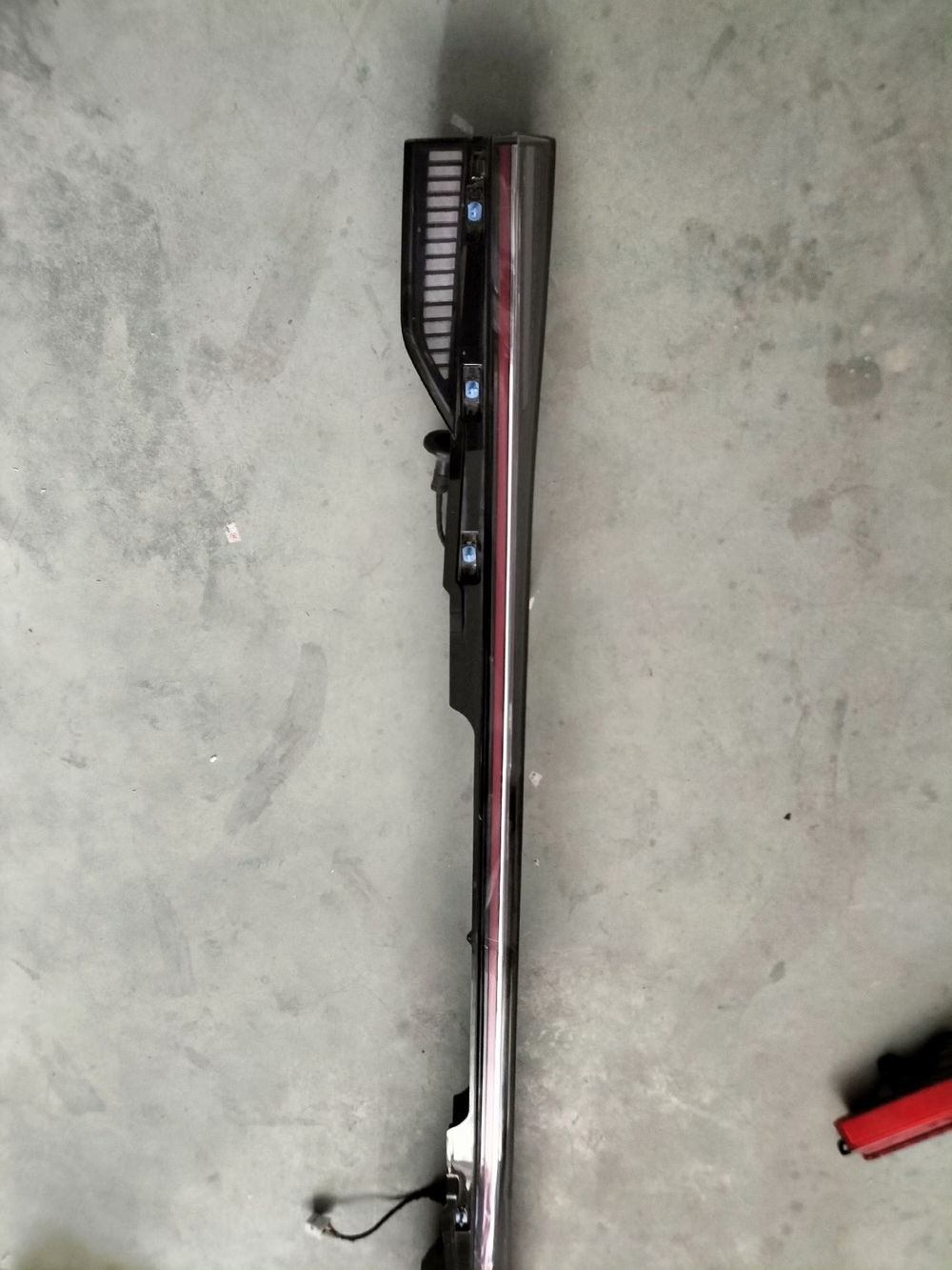 Задний фонарь (стоп-сигнал) на Roewe RX5 2022-2023